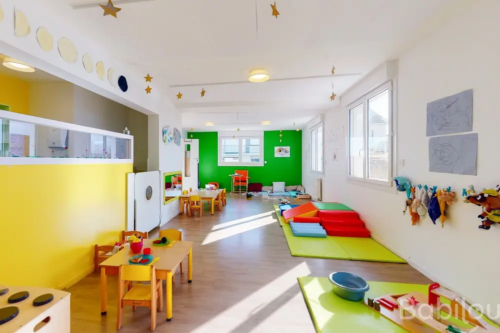 Coin d'activités et de motricité à la micro-crèche Babilou Orvault Auteuil