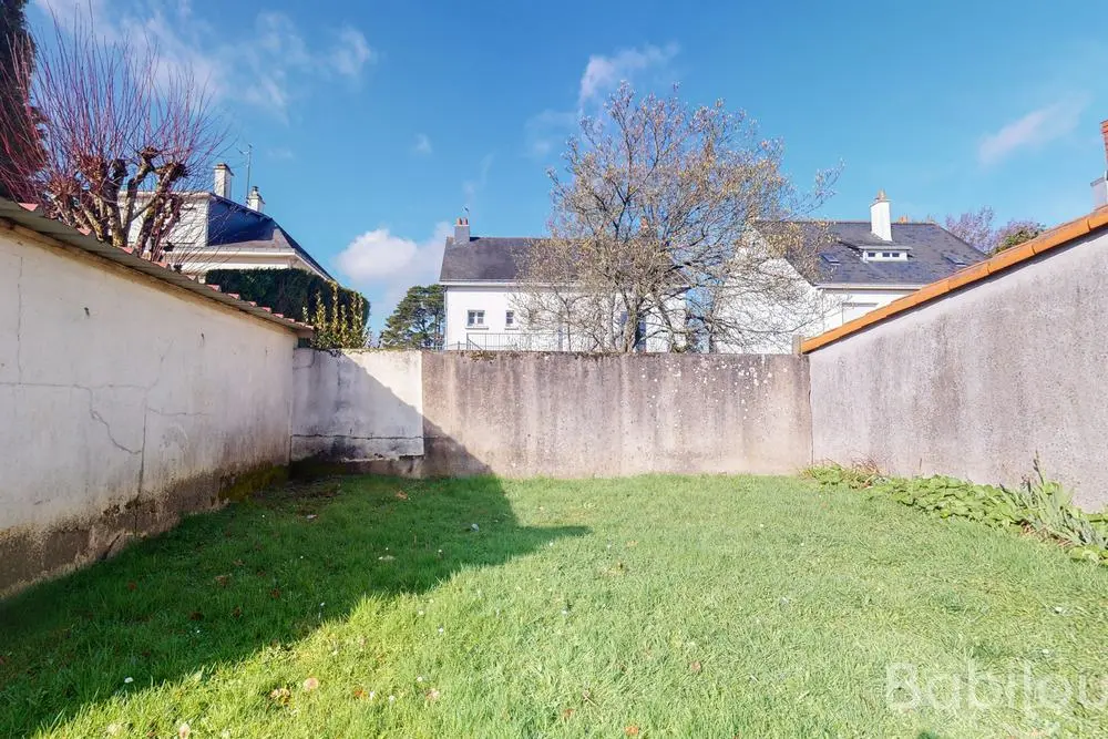 Jardin extérieur de la micro-crèche Babilou Orvault Auteuil