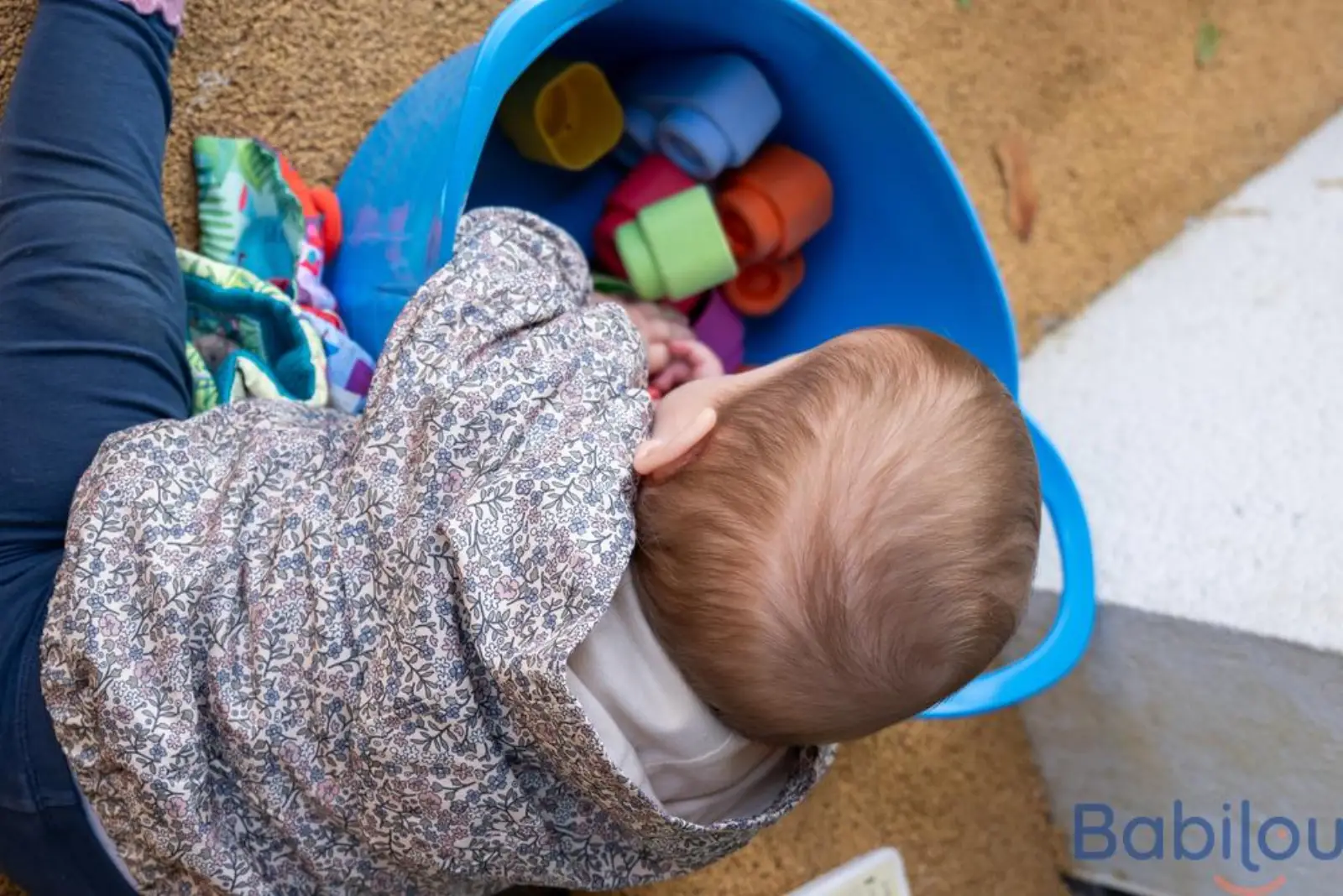 Jeu en extérieur à la crèche Babilou Nantes Jost