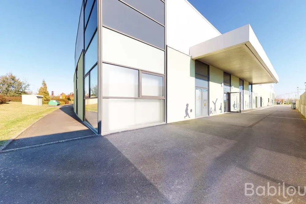 Façade du bâtiment de la crèche Babilou Cholet Tracy à Cholet