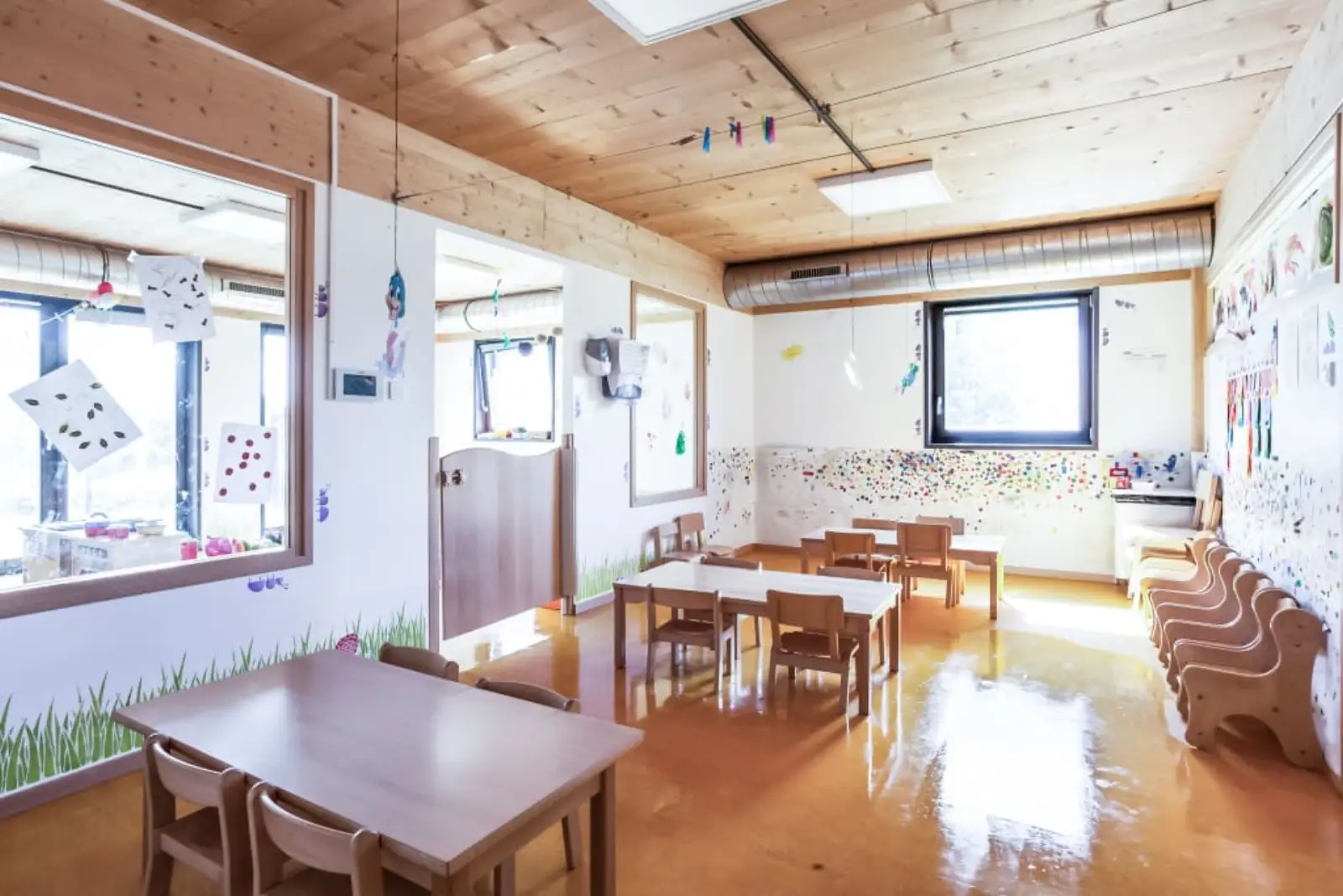 Salle d'activités créatives de la crèche Babilou Isbergues Blum