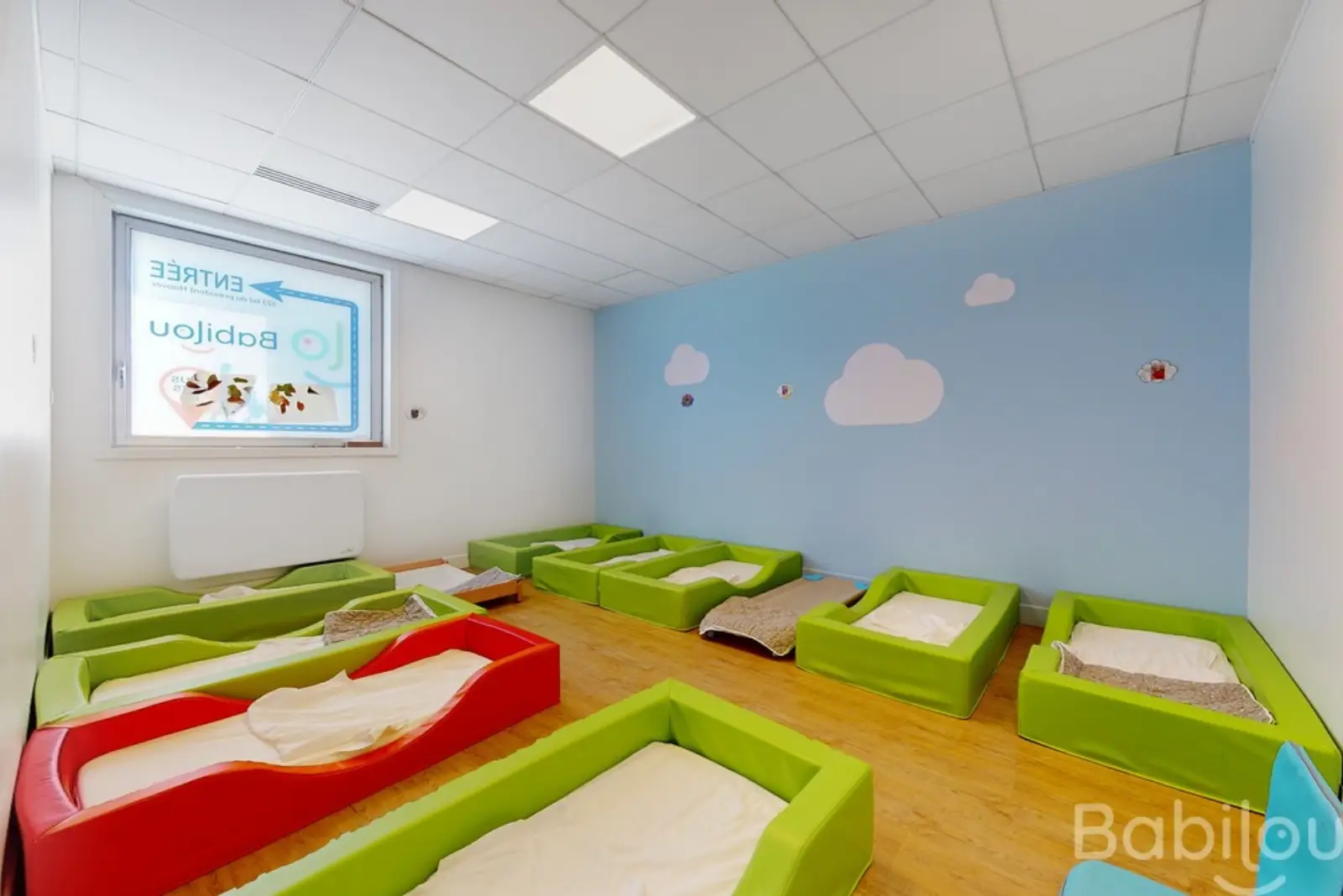 Dortoir de sieste de la crèche Babilou Lille Hoover