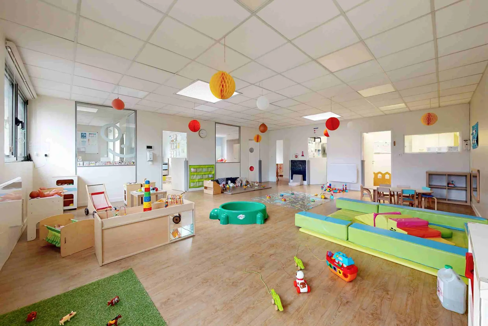 Espace de motricité à la micro-crèche Babilou Villeneuve Parmentier