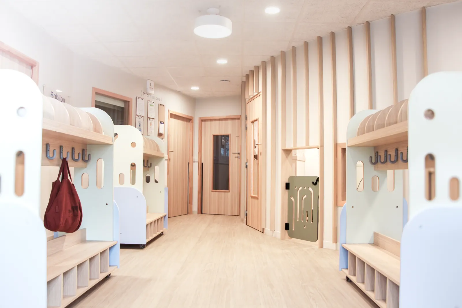 Vestiaire de la crèche Babilou Lezennes Moulin