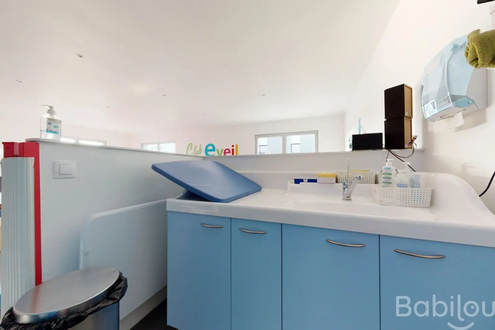 Espace change de la micro-crèche Babilou Hem Droulers
