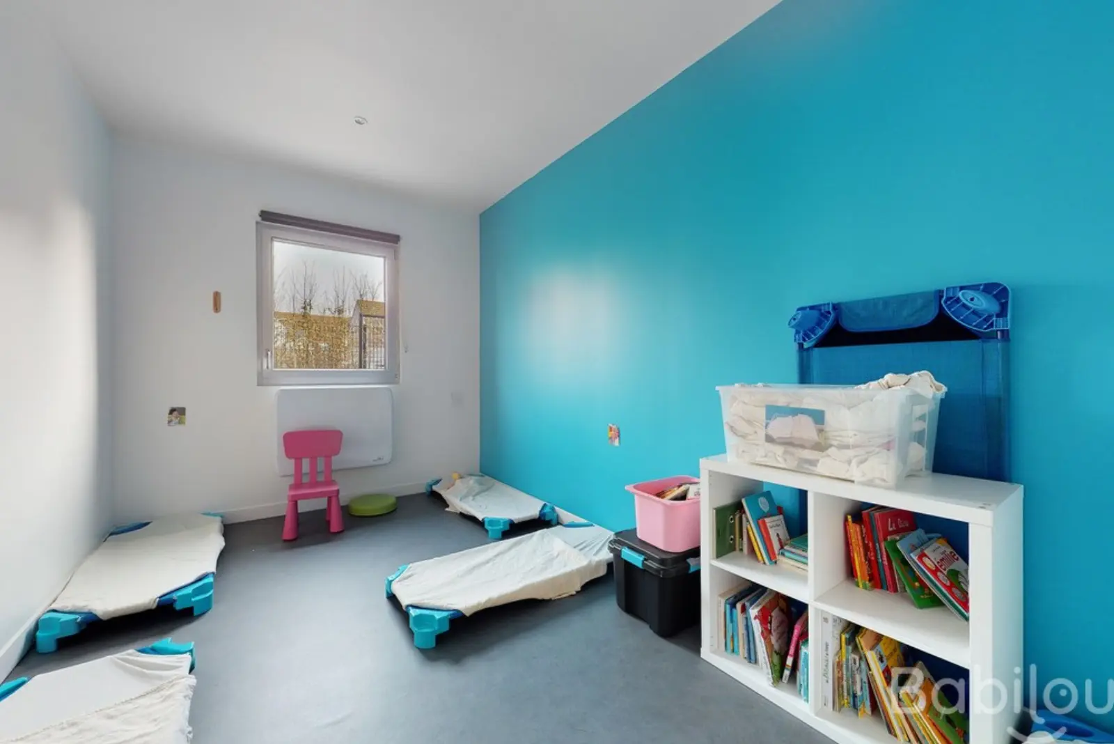 Dortoir de la micro-crèche Babilou Hem Droulers