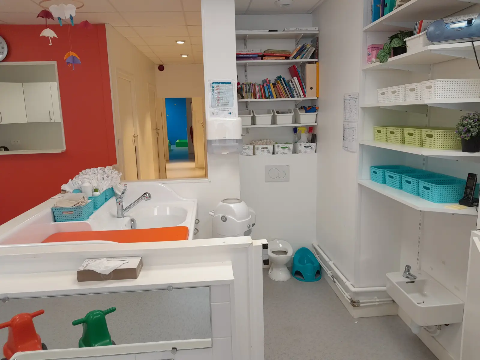 Espace change de la micro-crèche Babilou Lille Le Plat