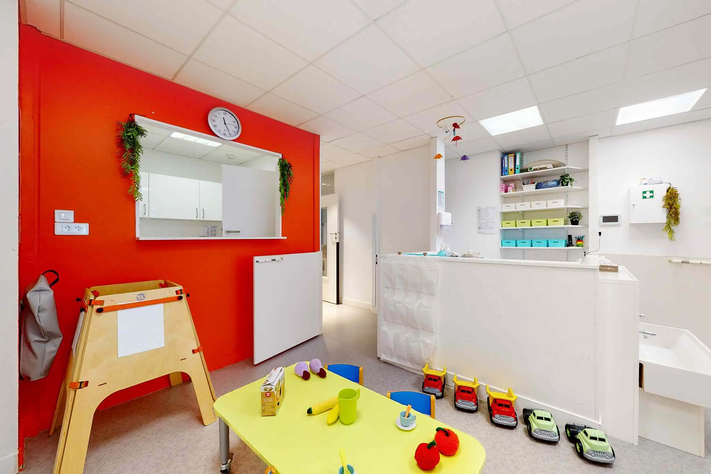 Coin repas de la micro-crèche Babilou Lille Le Plat
