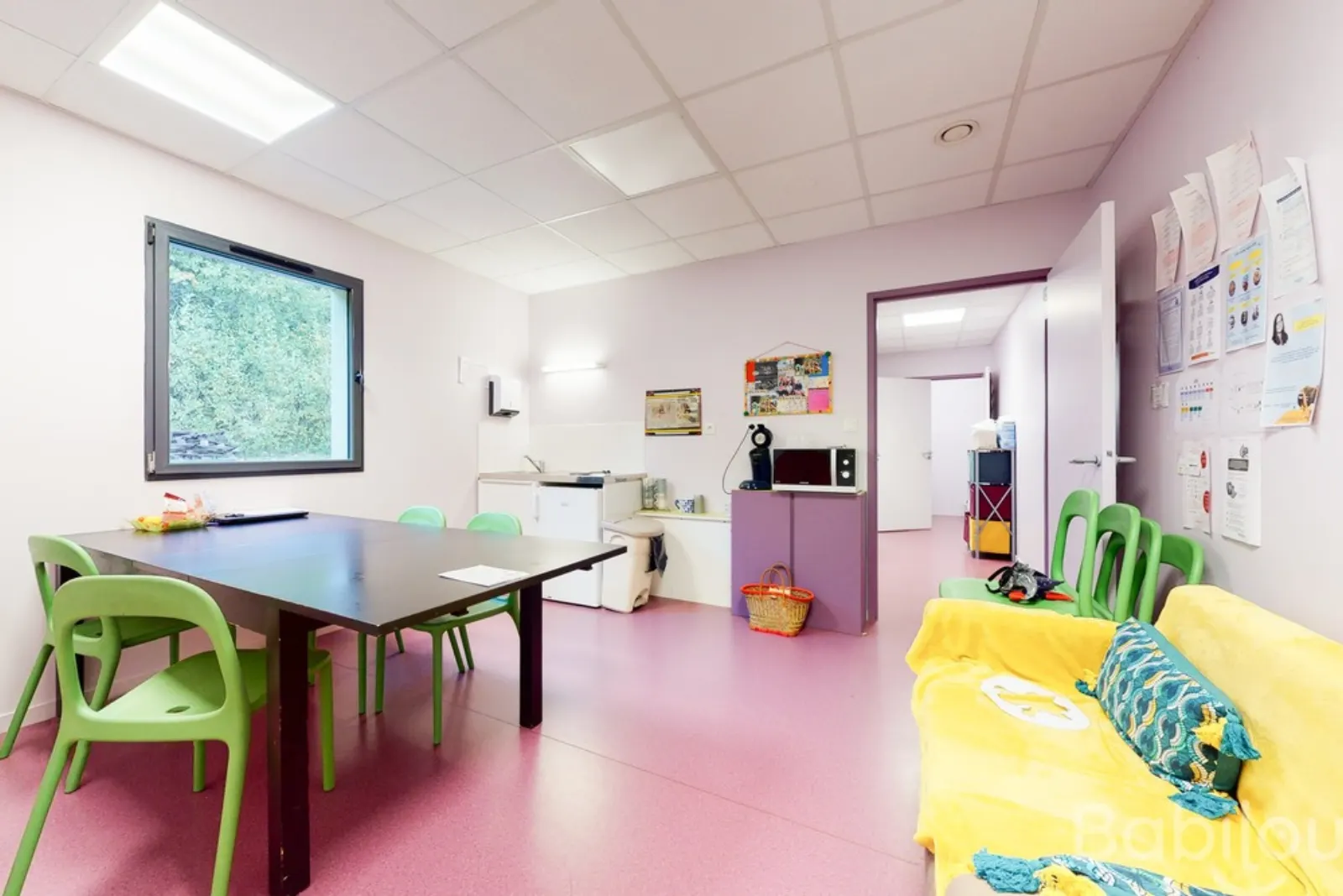 Salle de vie de la crèche Babilou Langueux Eiffel