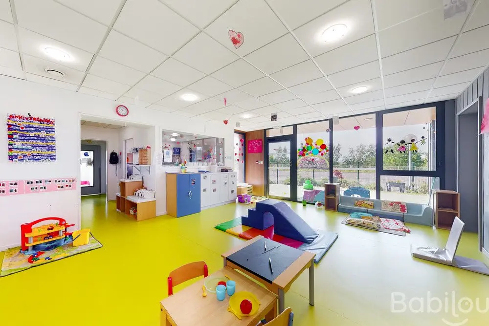 Salle d'éveil de la crèche Babilou Etrelles Piquet