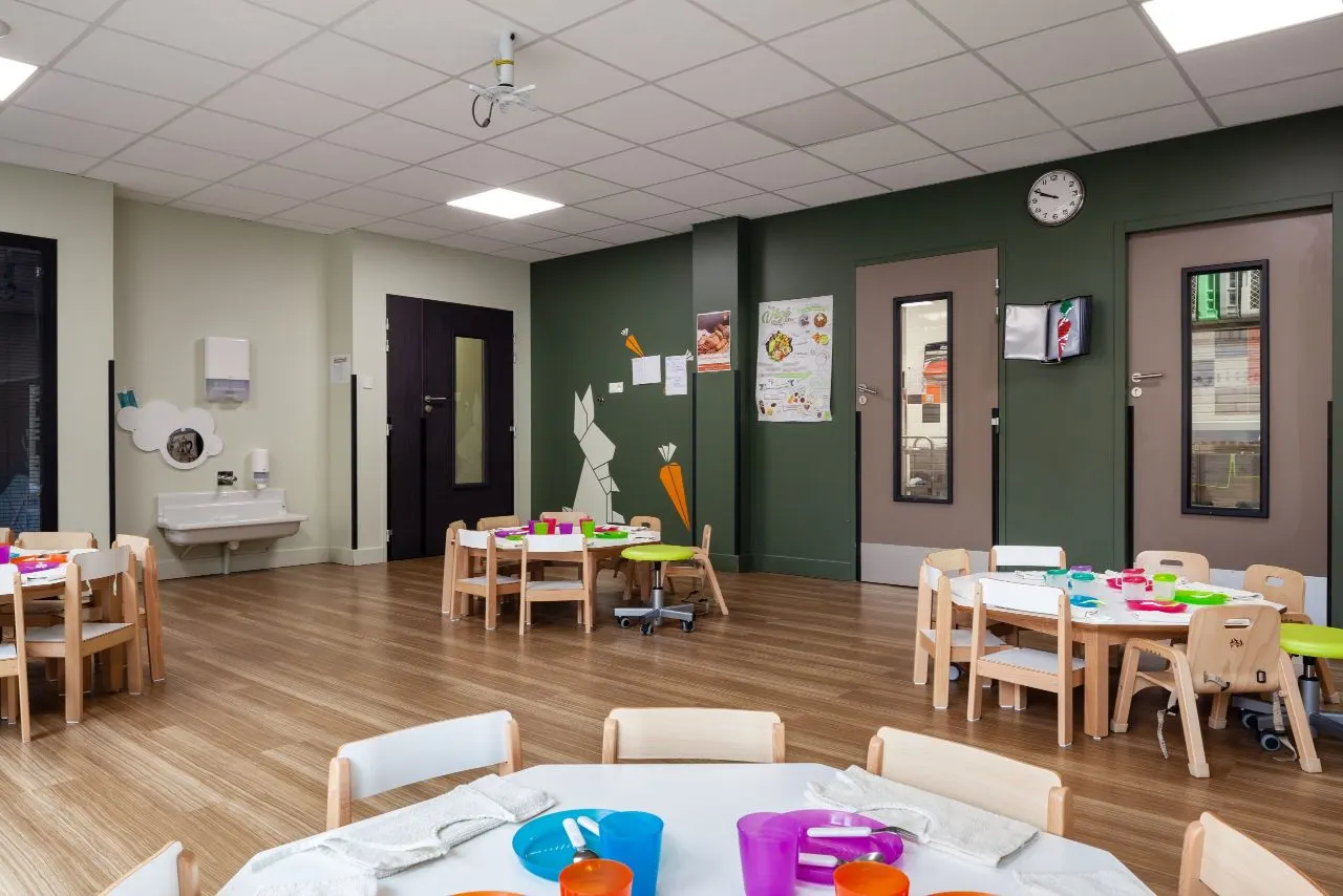 Réfectoire de la crèche Pim Pam Pomme Cherbourg Tourlaville
