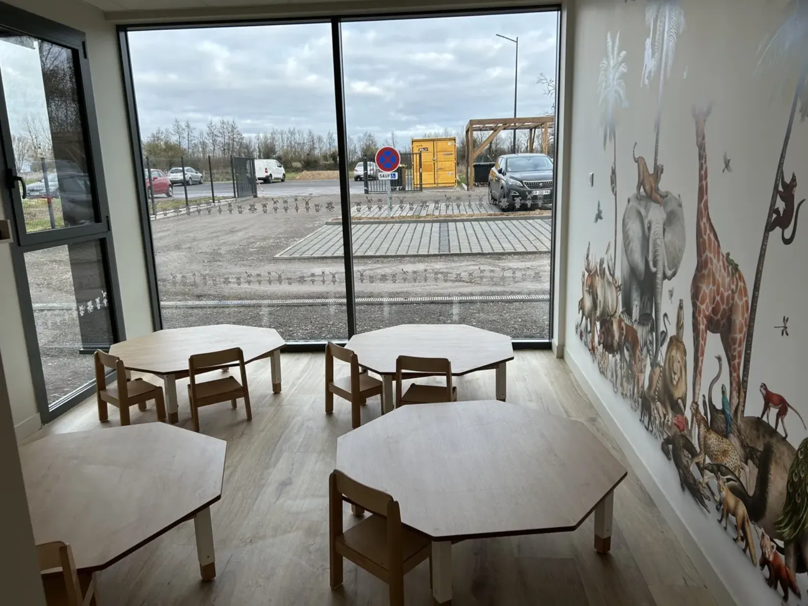 Réfectoire de la crèche Pim Pam Pomme Carentan Coquetterie