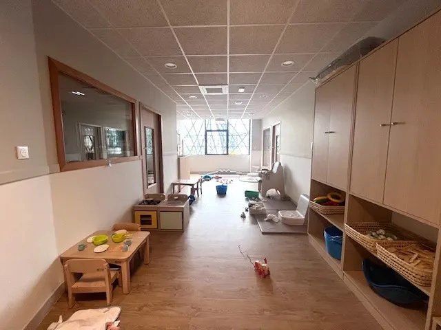 Espace d'activités et de rangement des jeux