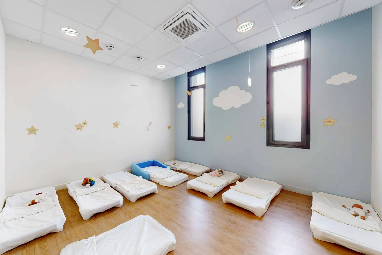 Dortoir de la crèche pour les temps de sieste