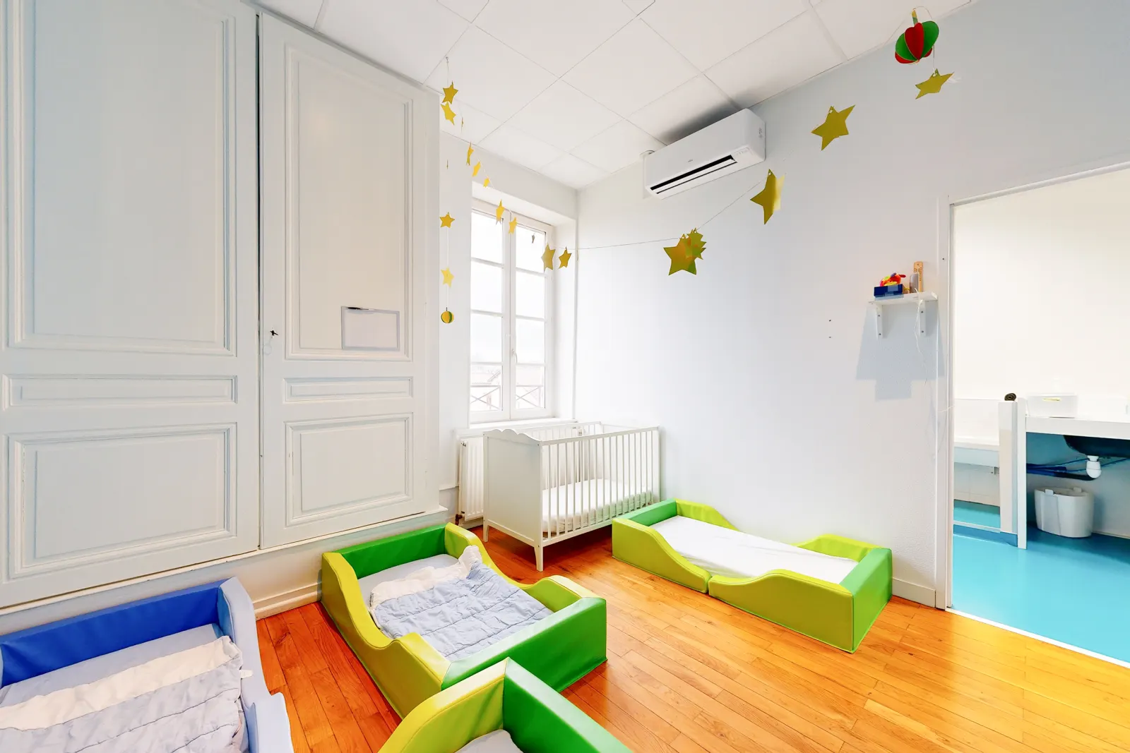 Dortoir de la micro-crèche pour les temps de sieste