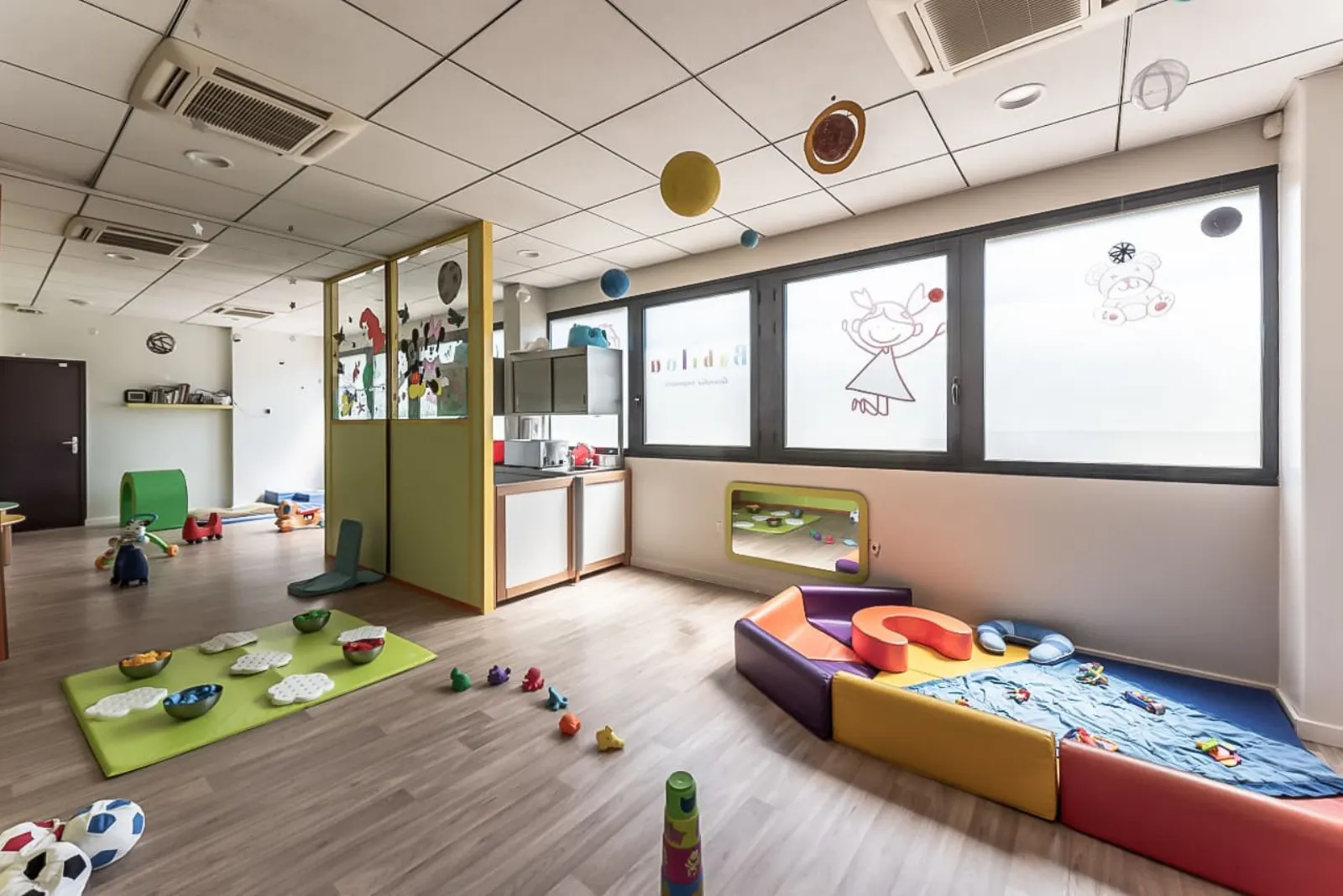 Salle de motricité de la crèche