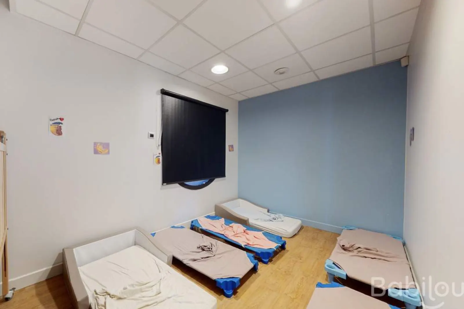 Dortoir de la crèche pour les temps de sieste