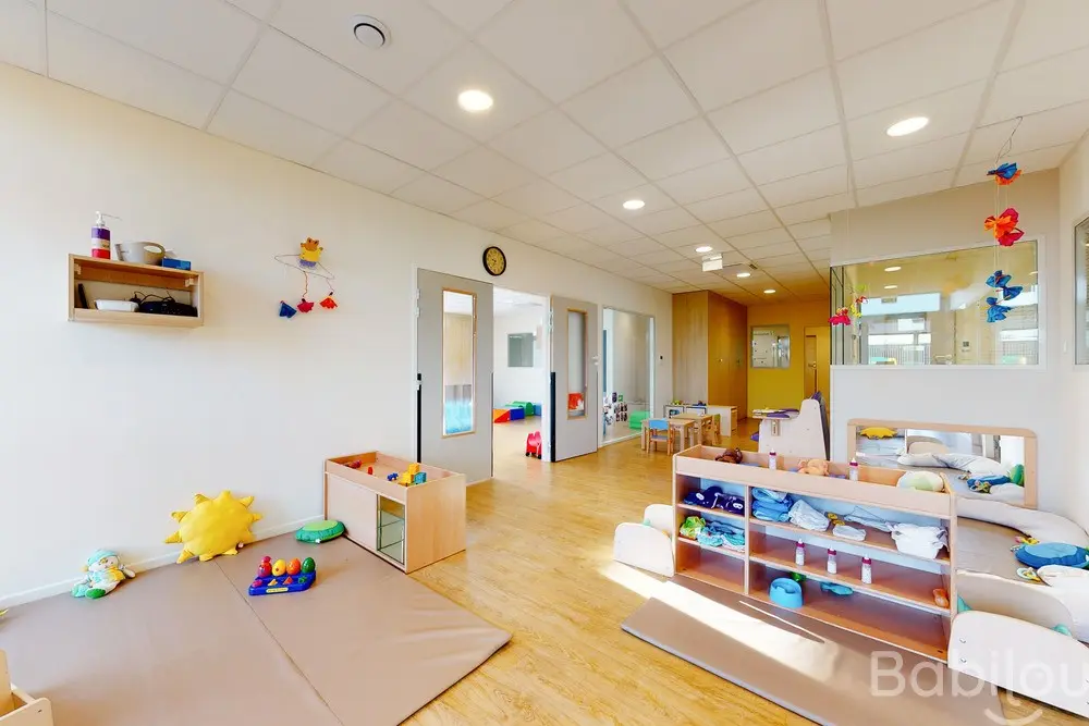Espace d'éveil et rangements pour les enfants