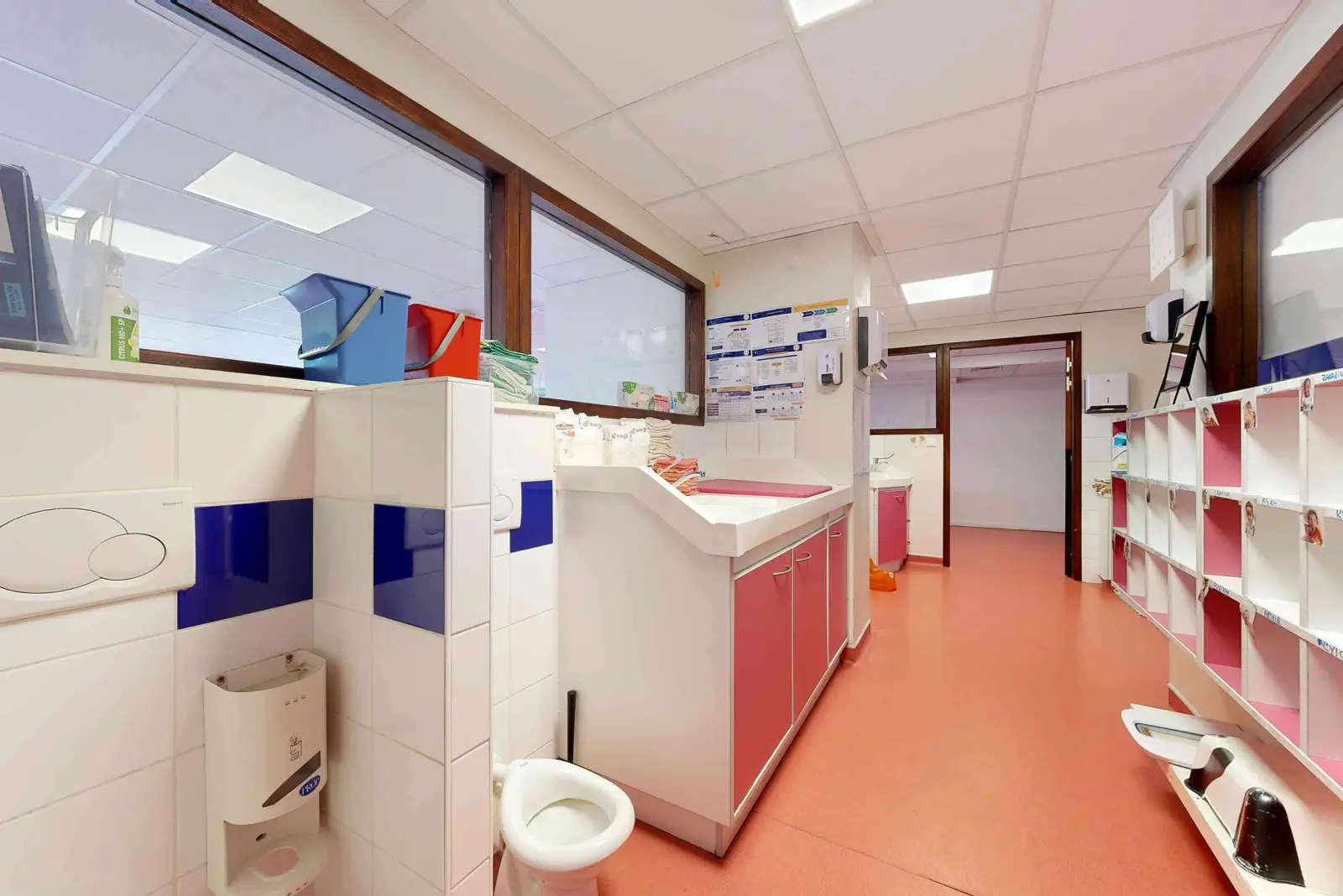 Salle de change de la crèche