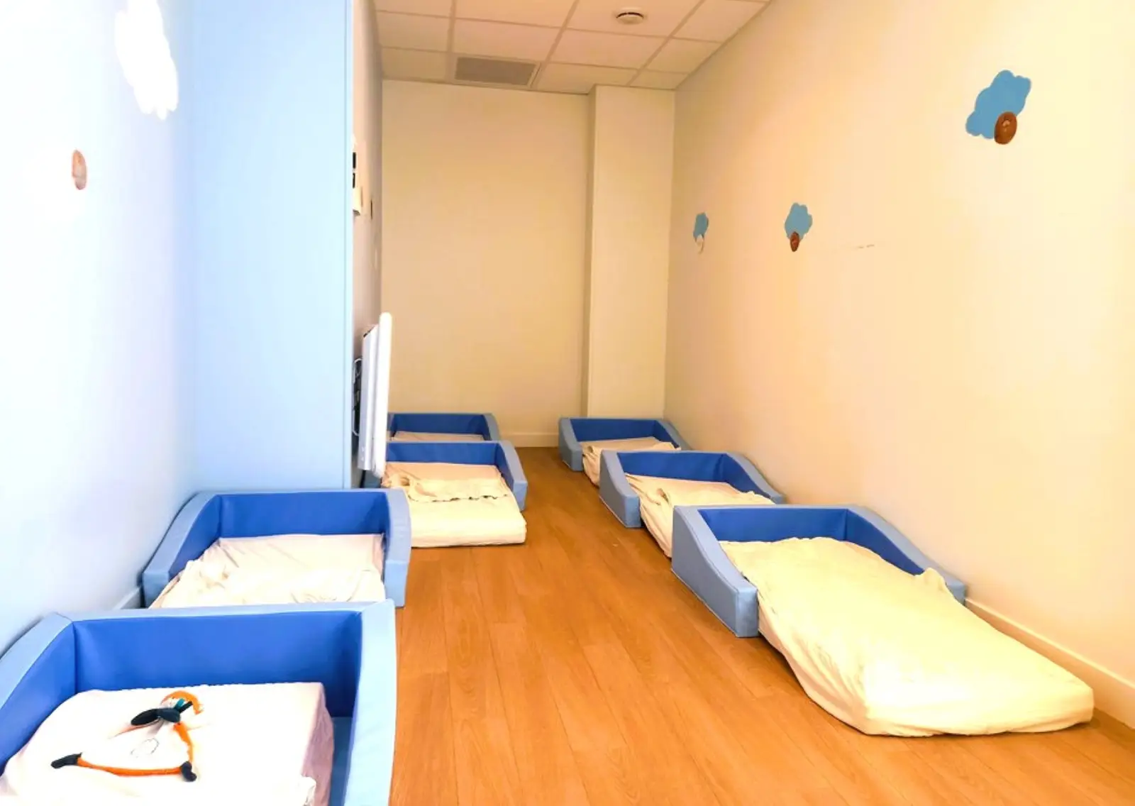 Dortoir de la crèche pour les temps de sieste