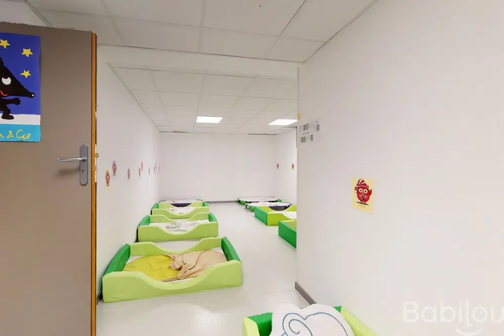 Dortoir de la crèche Babilou Larringes Jardy