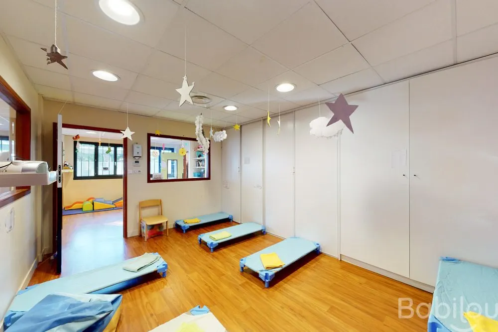 Dortoir de la crèche Babilou La-Ciotat Athelia