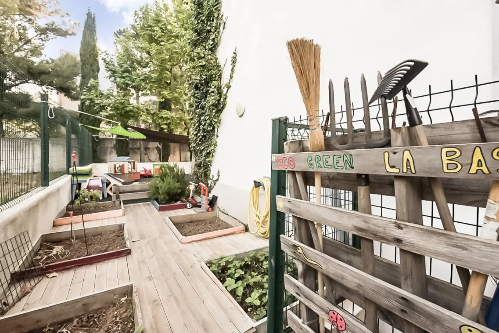 Un jardin-potager et des espaces pensés pour l'éveil