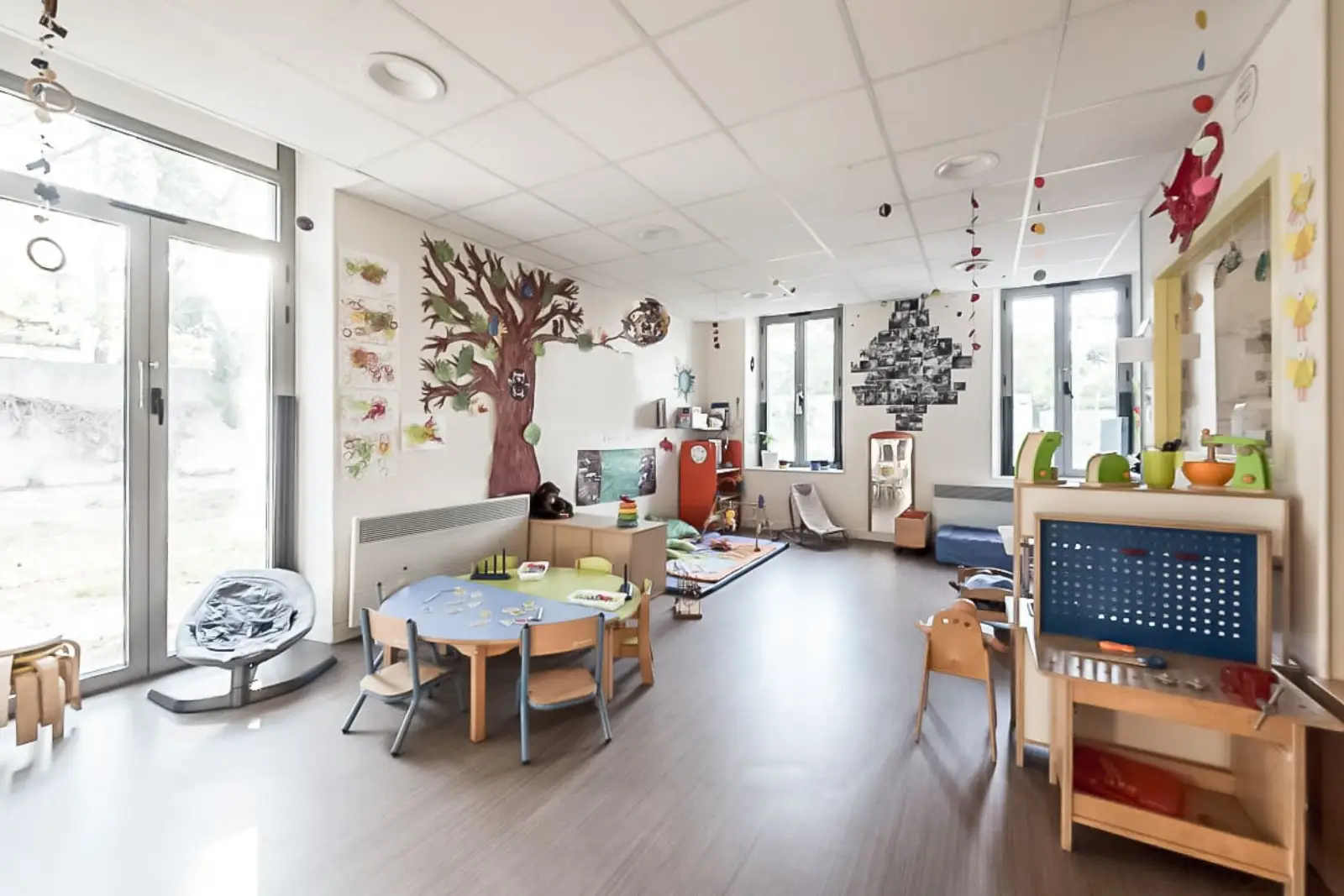 Salle de jeux de la crèche Babilou Marseille Paul Claudel