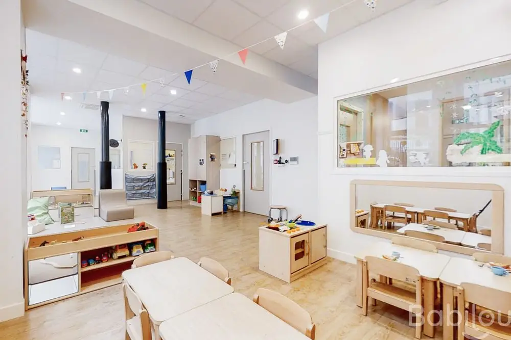 Coin repas et cuisine pédagogique de la crèche Babilou Marseille République Dames