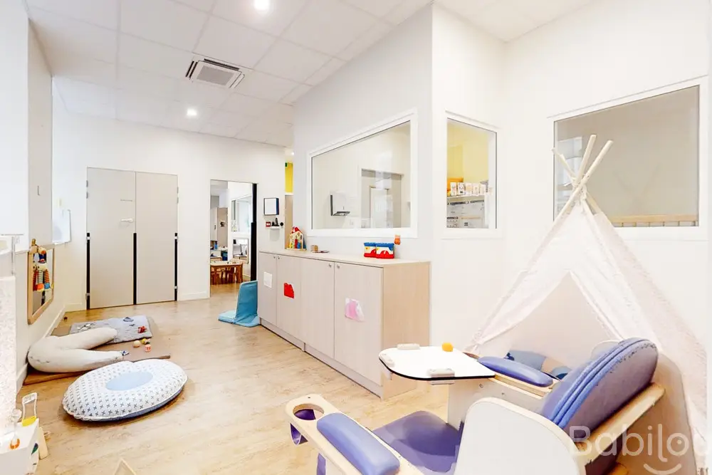Espace de motricité des bébés de la crèche Babilou Marseille République Dames