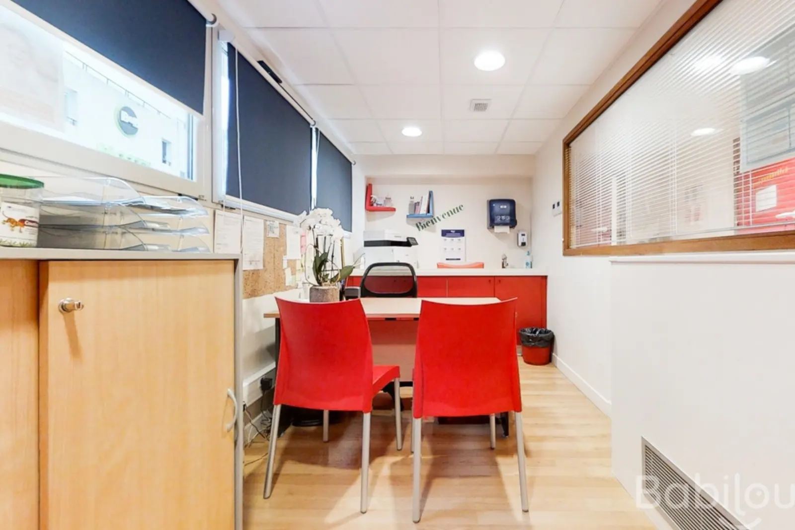 Bureau d'accueil des familles à la crèche Babilou Cannes La Bocca Les Arlucs