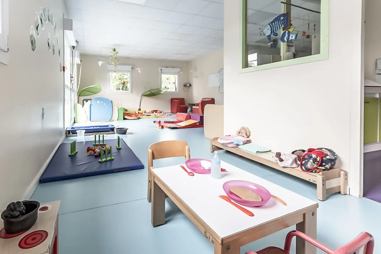 Coin repas des bébés de la crèche Babilou Niort Galuchet