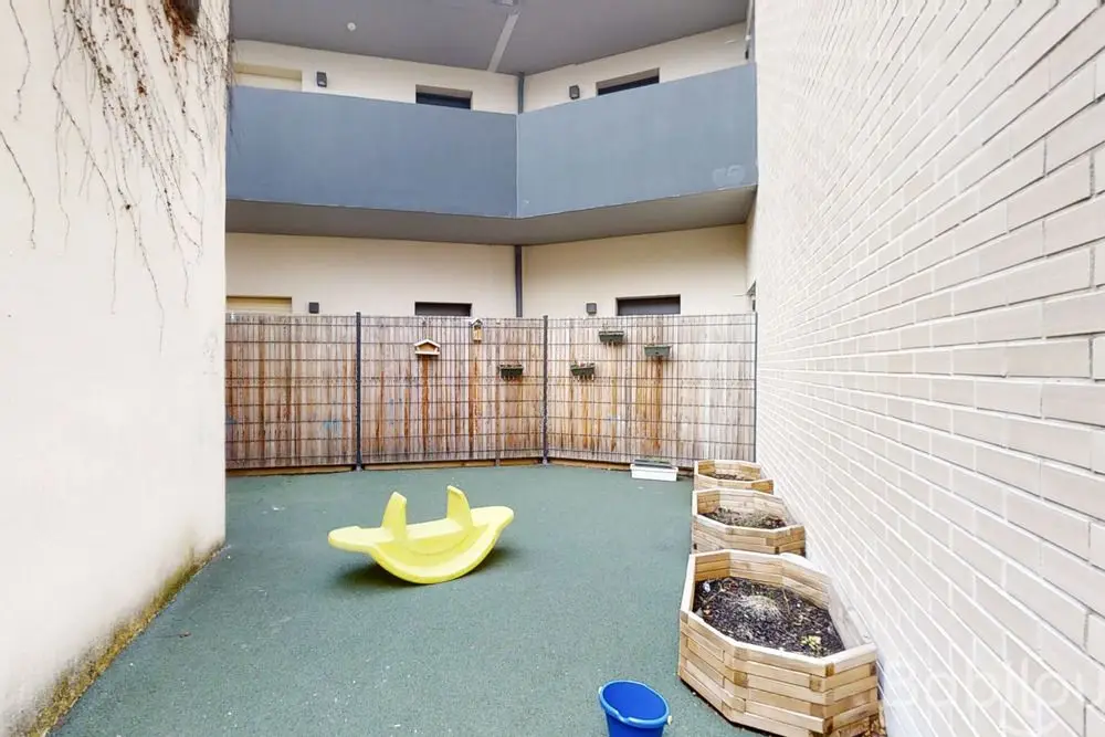 Jardin extérieur de la crèche Babilou Bordeaux Albert 1er