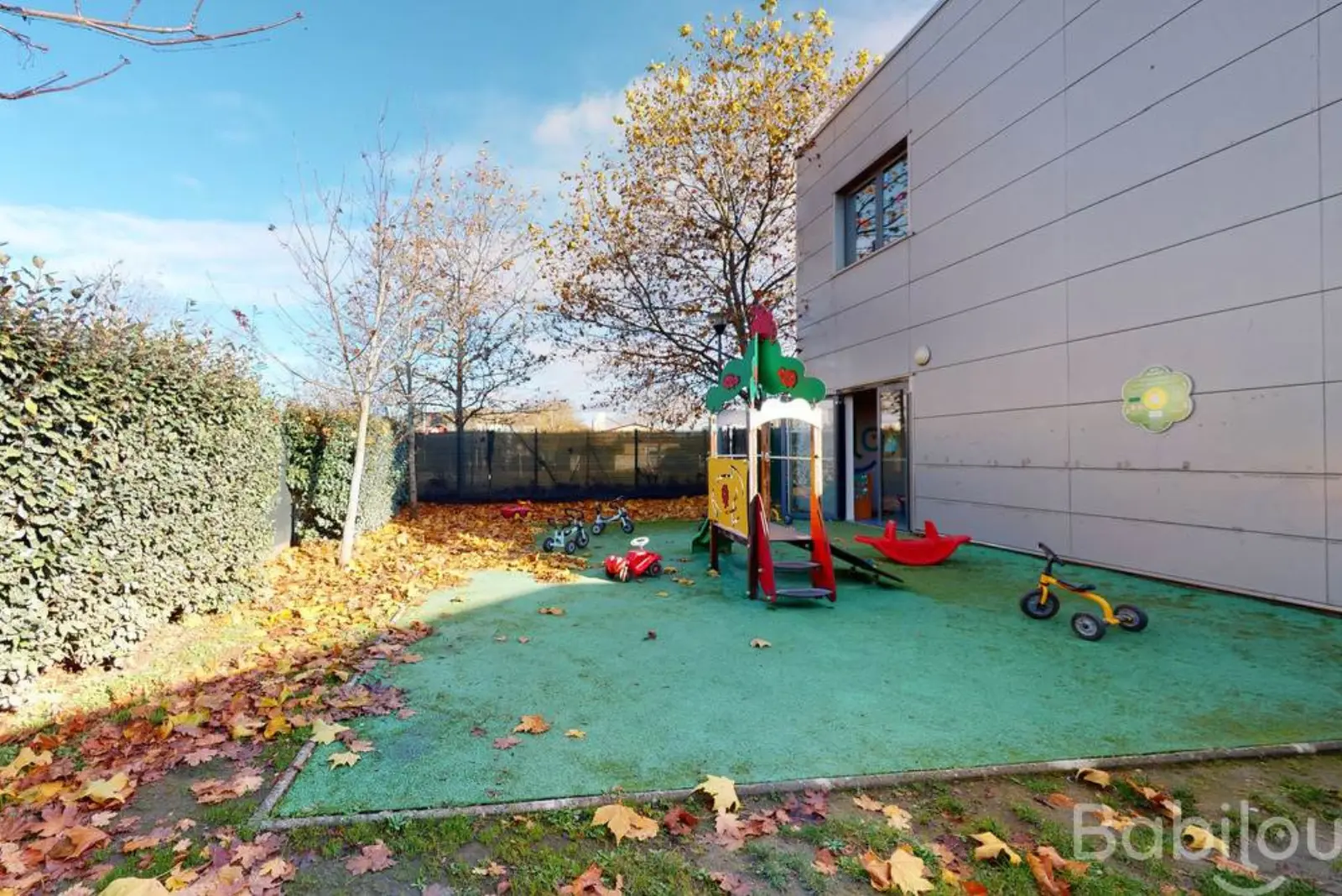 Façade et jardin de la crèche Babilou Blagnac Briquetiers