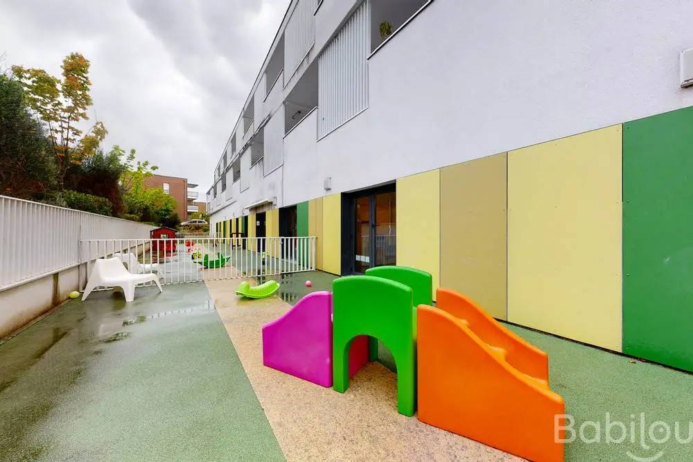 Jardin extérieur de la crèche Babilou Balma Vidailhan