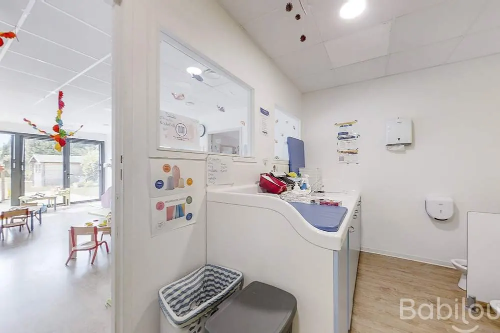 Salle de change de la crèche Babilou Toulouse Bonnefoy