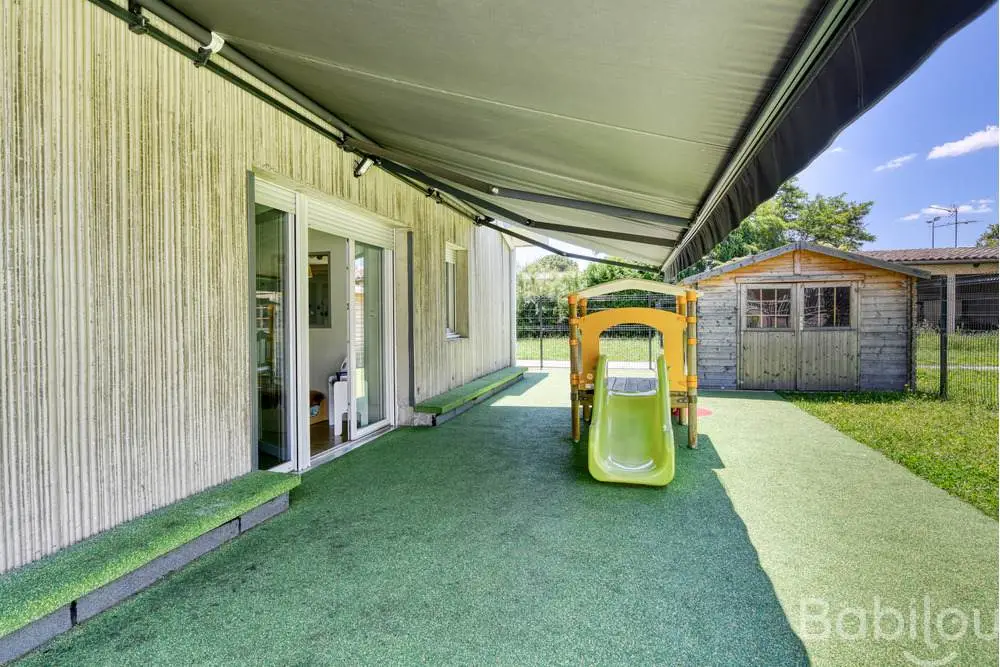 Terrasse et jardin de la crèche Babilou Toulouse Lalande