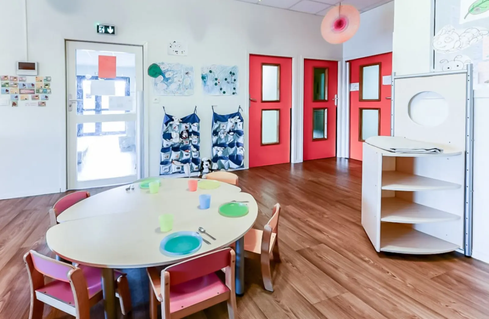 Salle de repas de la crèche Babilou Colomiers Maurice Magre