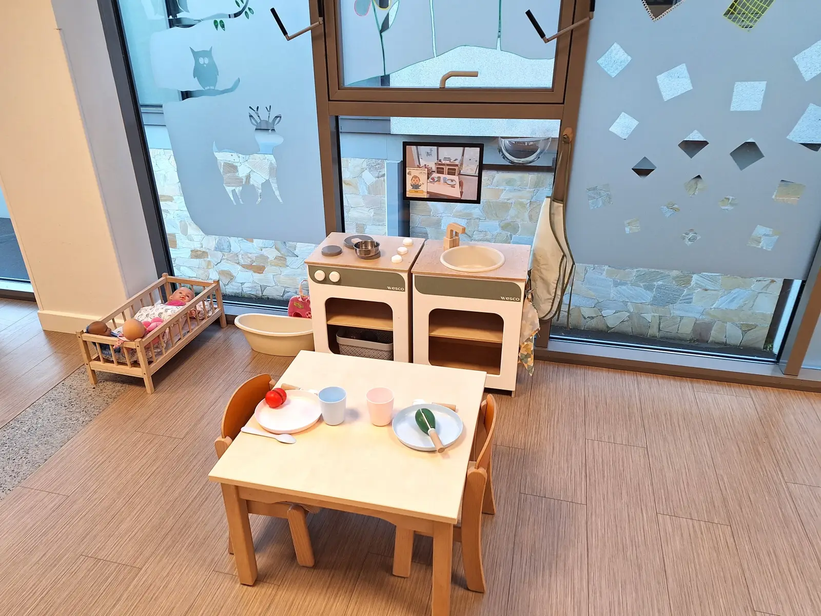 Coin dinette et jeux d'imitation de la micro-crèche Minido L'Intrépide à Saint-Herblain