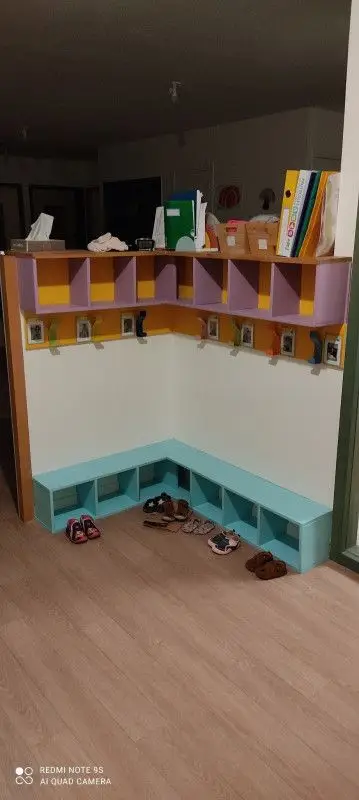 Vestiaire des enfants à la micro-crèche Les Boutons d'Or des Chérubins à Corné