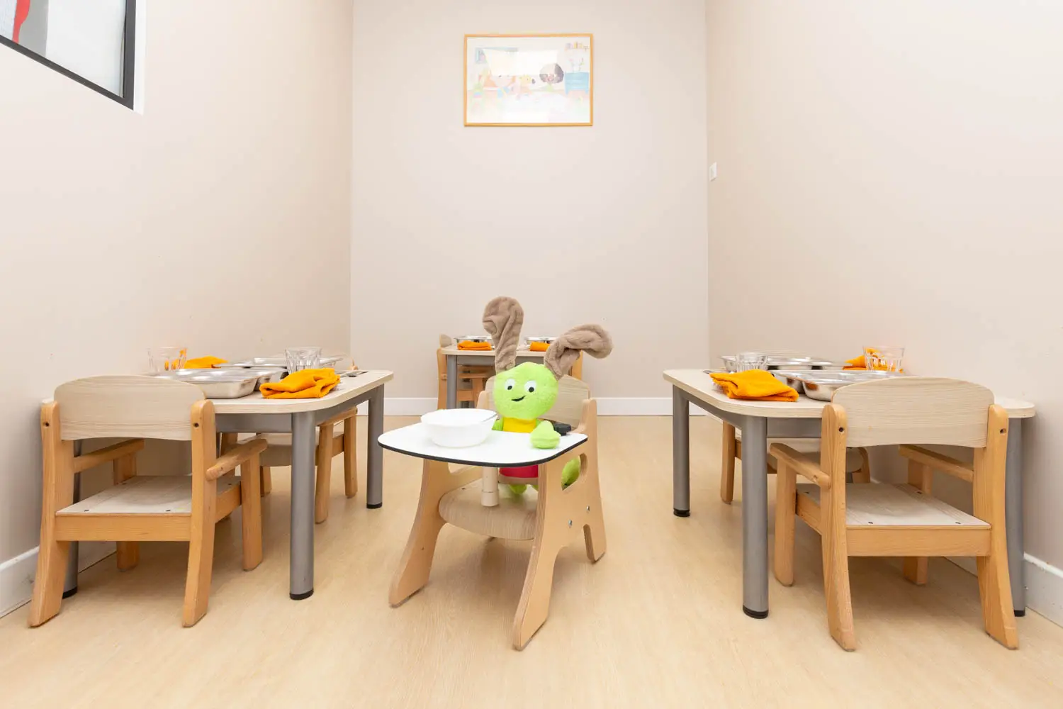 Salle de repas de la micro-crèche de La Fleuriaye à Carquefou
