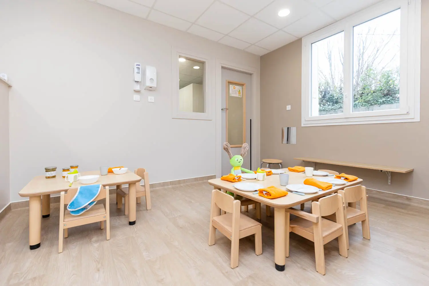 Salle de repas de la micro-crèche de Carquefou bourg