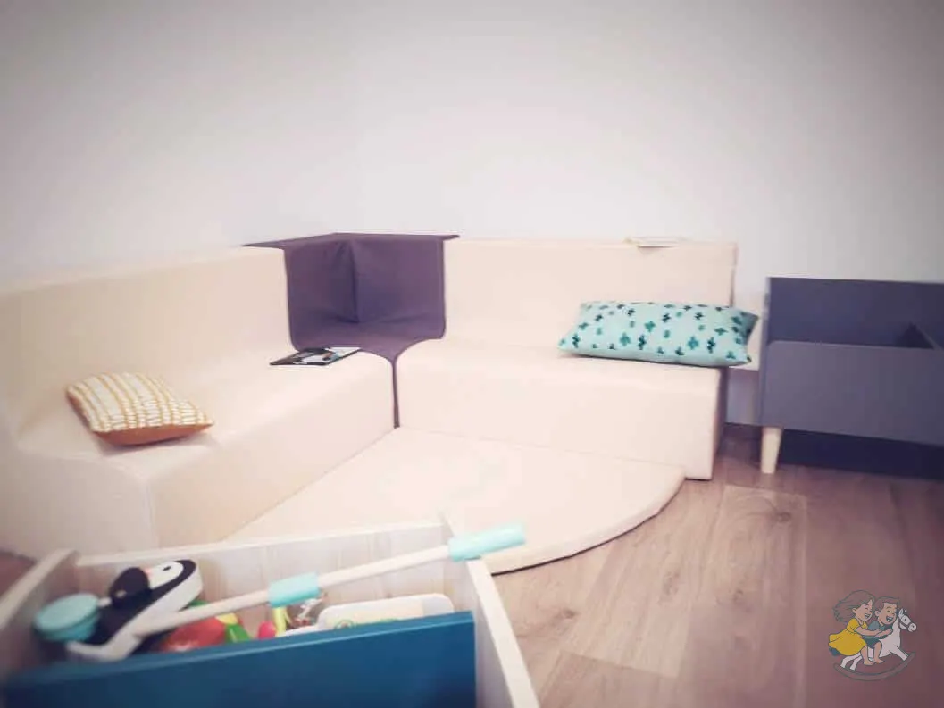 Coin lecture et cocon calme à la micro-crèche Dolce Vita de Talant