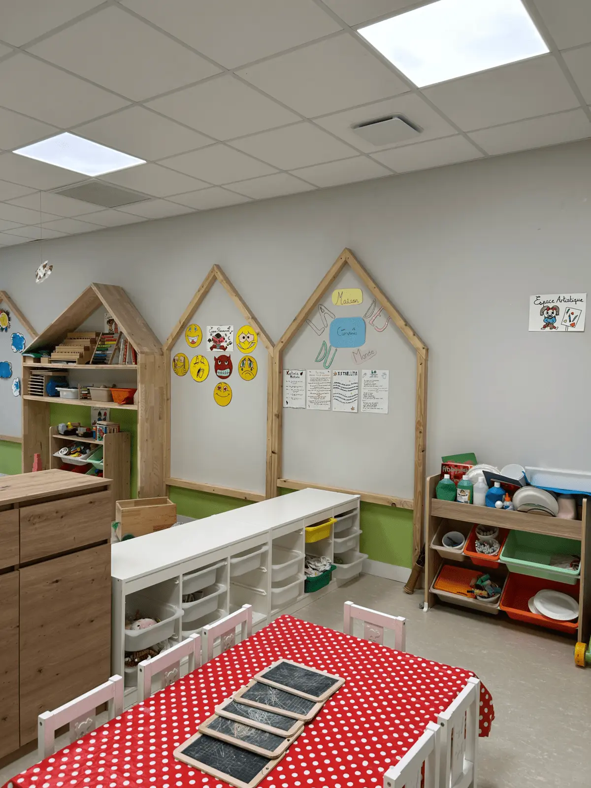Une micro-crèche <strong>bilingue et Montessori</strong>, au cœur du quartier Monconseil