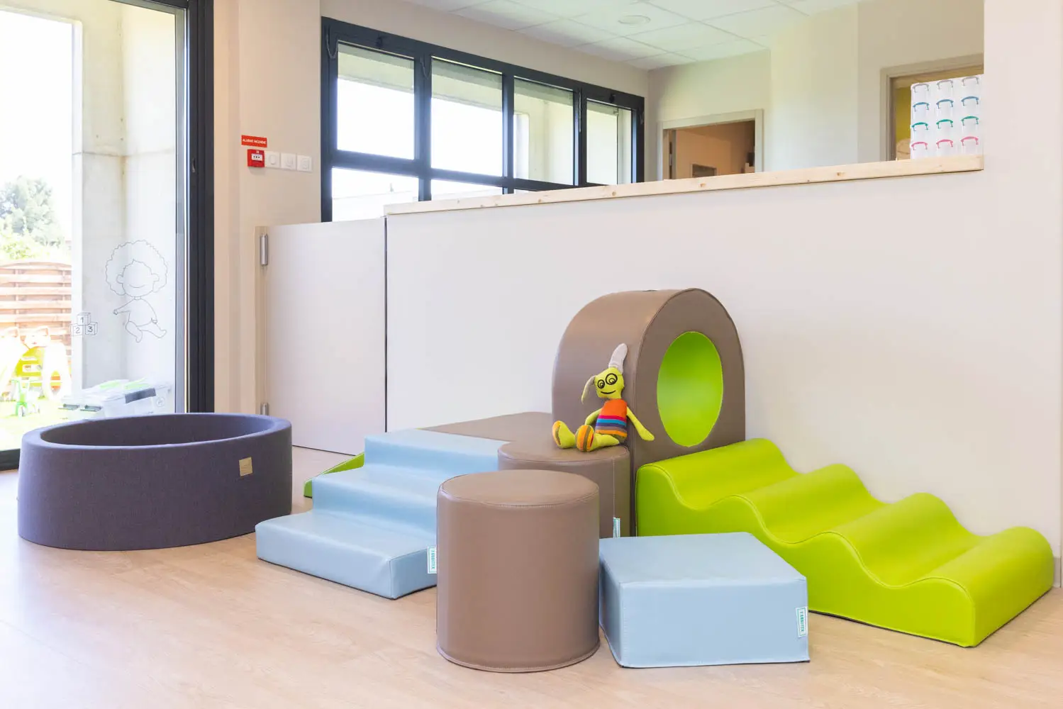 Espace de motricité intérieur de la micro-crèche d'Arles Nord