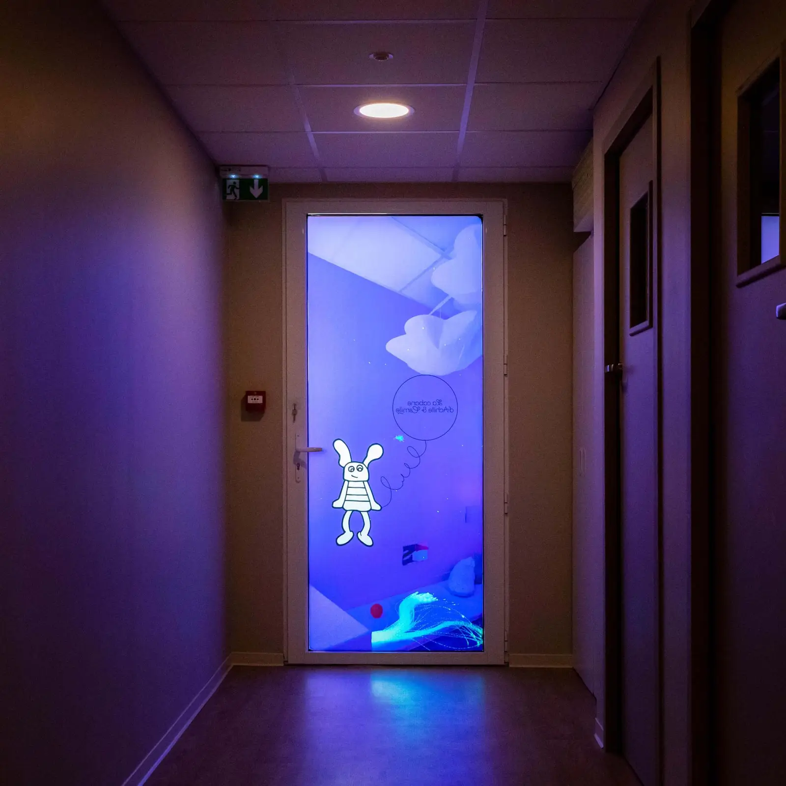 Couloir décoré de la micro-crèche Achille et Camille à Ludon-Médoc