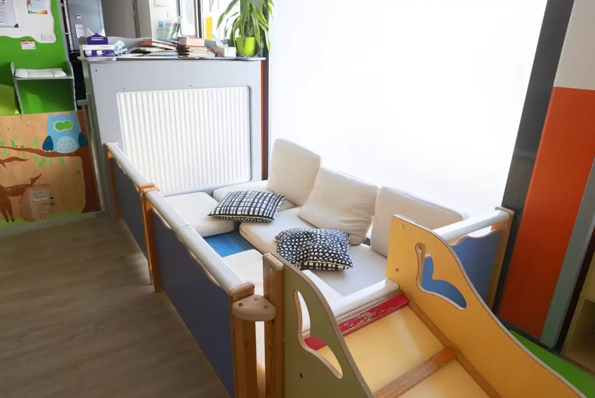 Espace d'éveil de la micro-crèche Le petit bois carotte à Strasbourg Montagne Verte