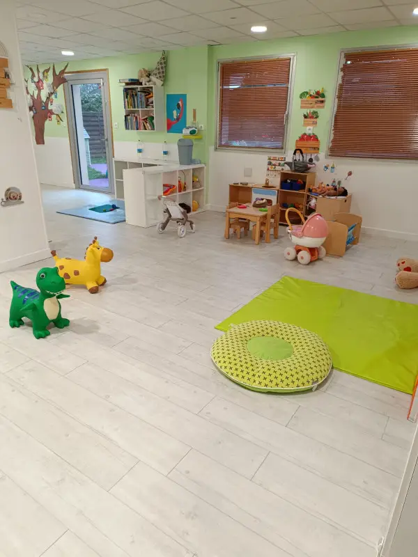 Espace de motricité et jeux d'éveil de la micro-crèche Le Jardin des P'tits Lutins à Chartres