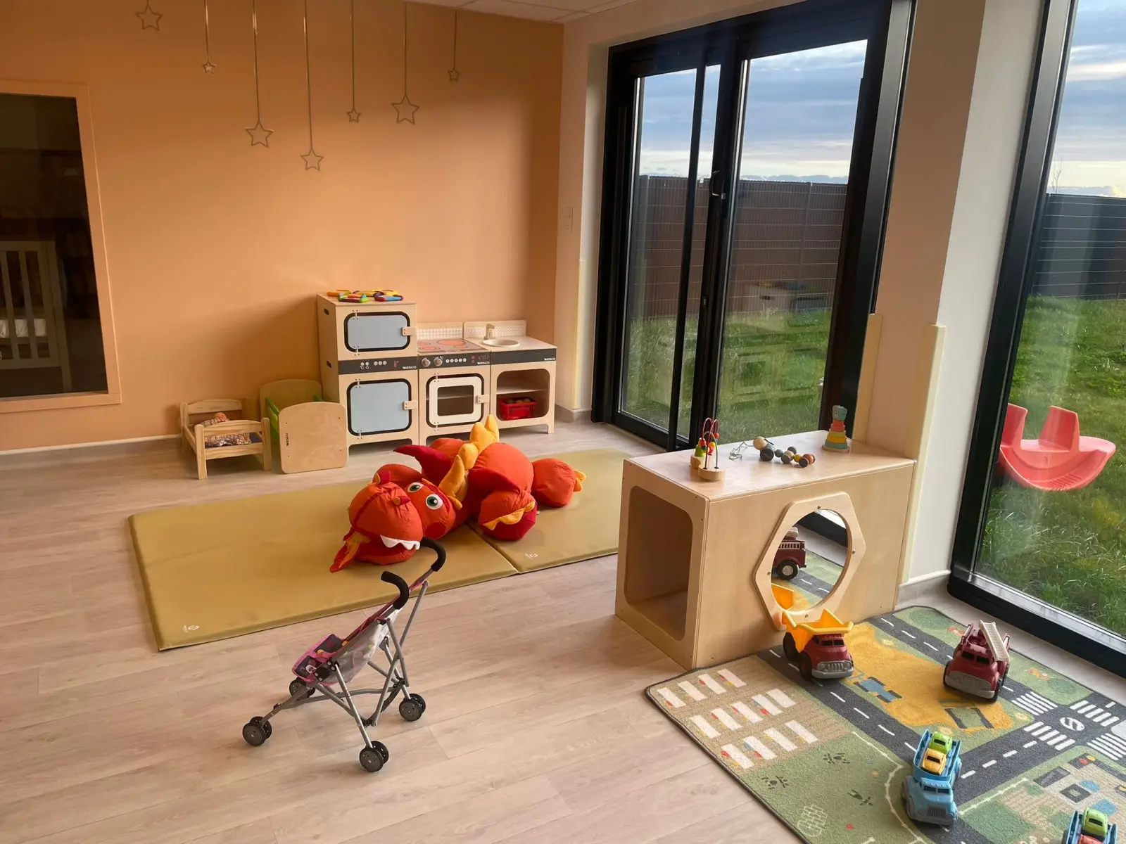 Un local neuf et lumineux, pensé pour l'éveil de votre enfant