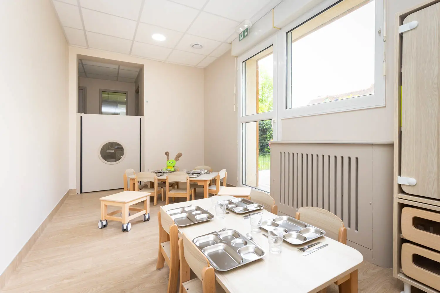 Espace repas de la micro-crèche Achille et Camille à Bois-Guillaume